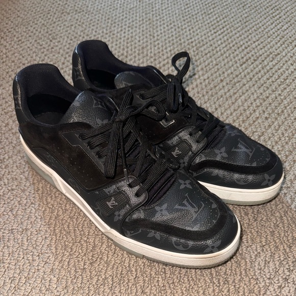 Men’s Louis Vuitton shoes - Picture 2 of 2